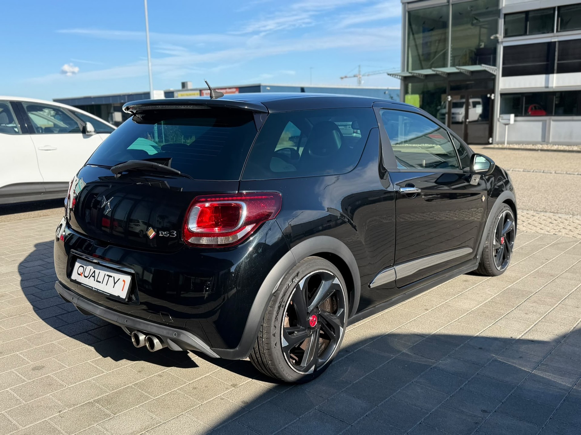 DS AUTOMOBILES DS 3 1.6 THP Performance Black Spezial-image-8