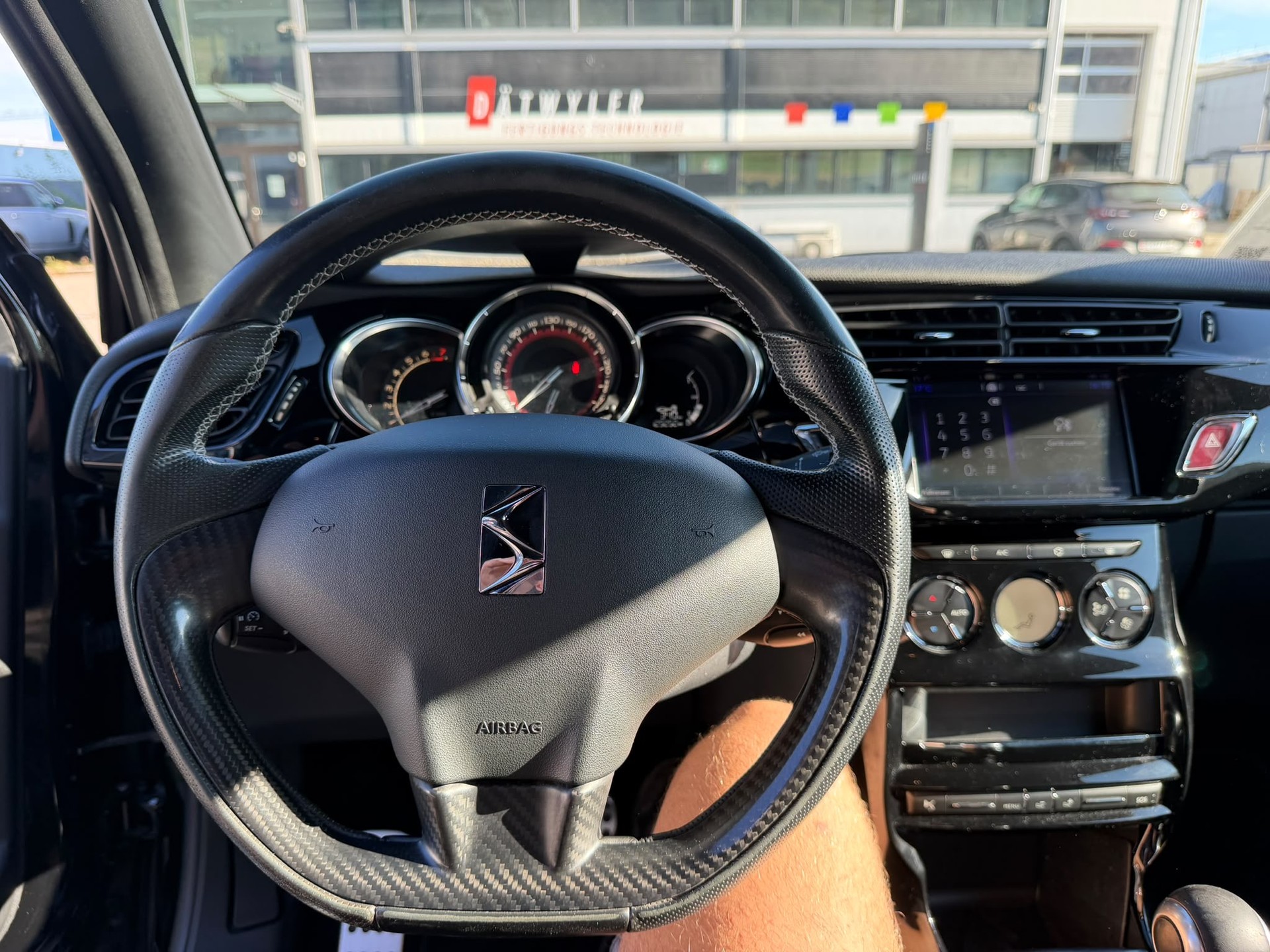 DS AUTOMOBILES DS 3 1.6 THP Performance Black Spezial-image-12