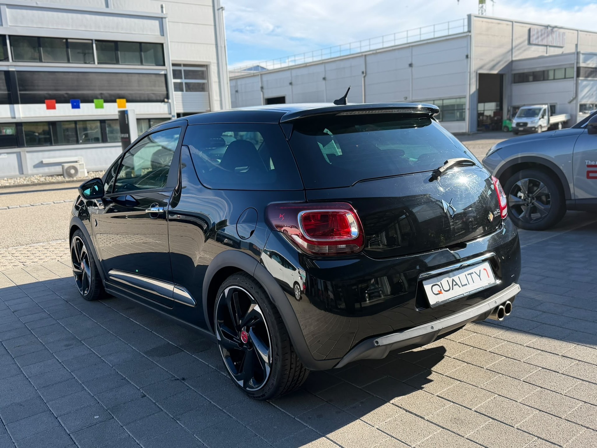 DS AUTOMOBILES DS 3 1.6 THP Performance Black Spezial-image-5