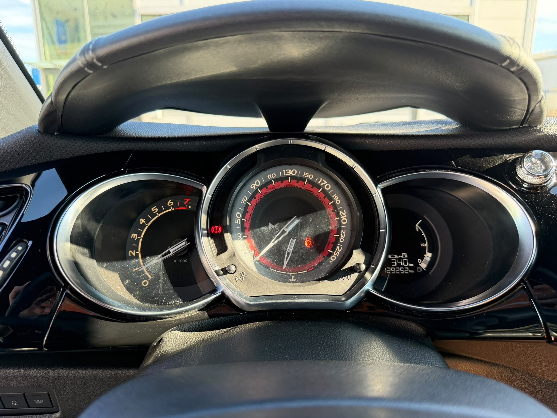 DS AUTOMOBILES DS 3 1.6 THP Performance Black Spezial-image-15