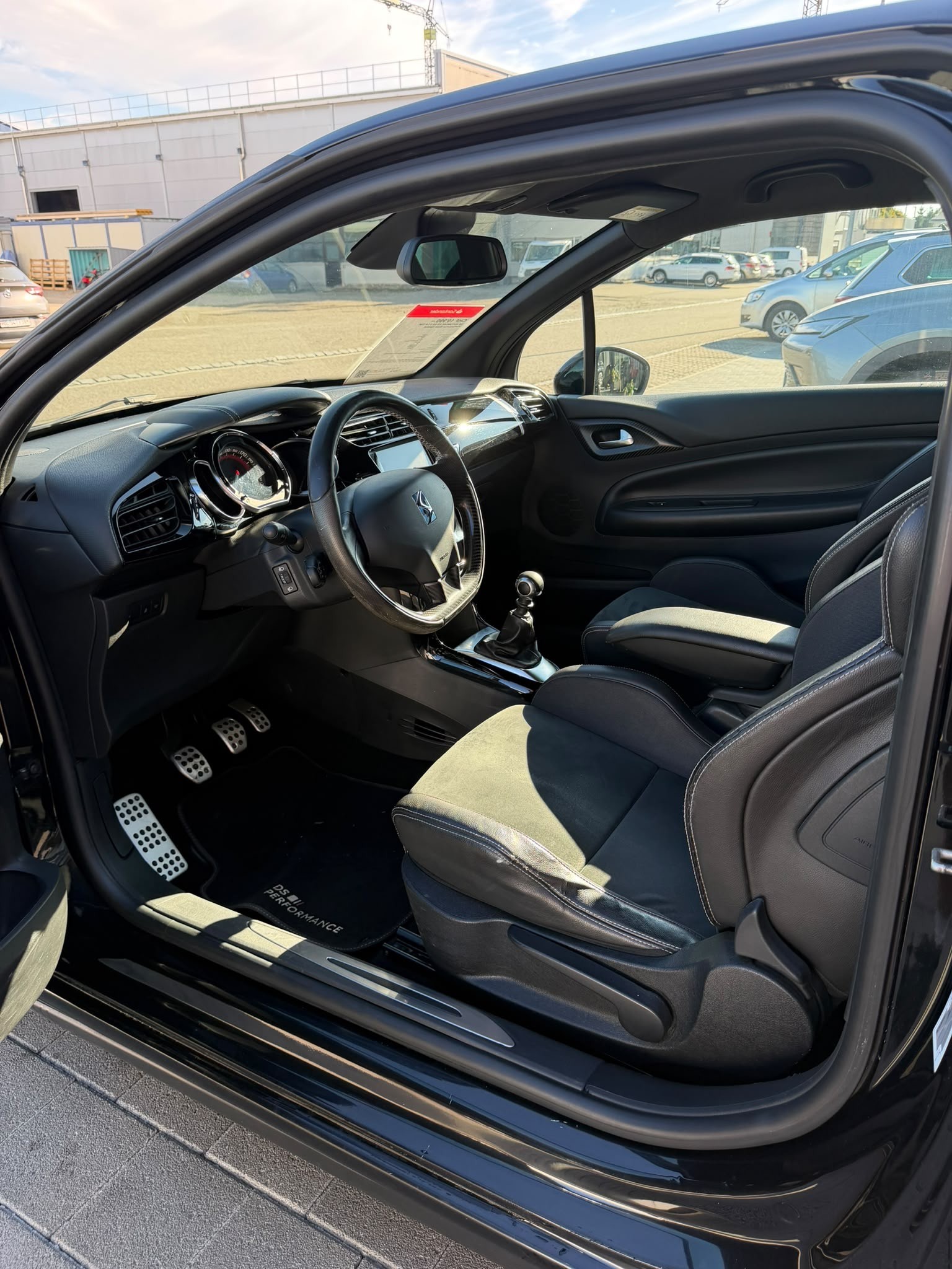DS AUTOMOBILES DS 3 1.6 THP Performance Black Spezial-image-10