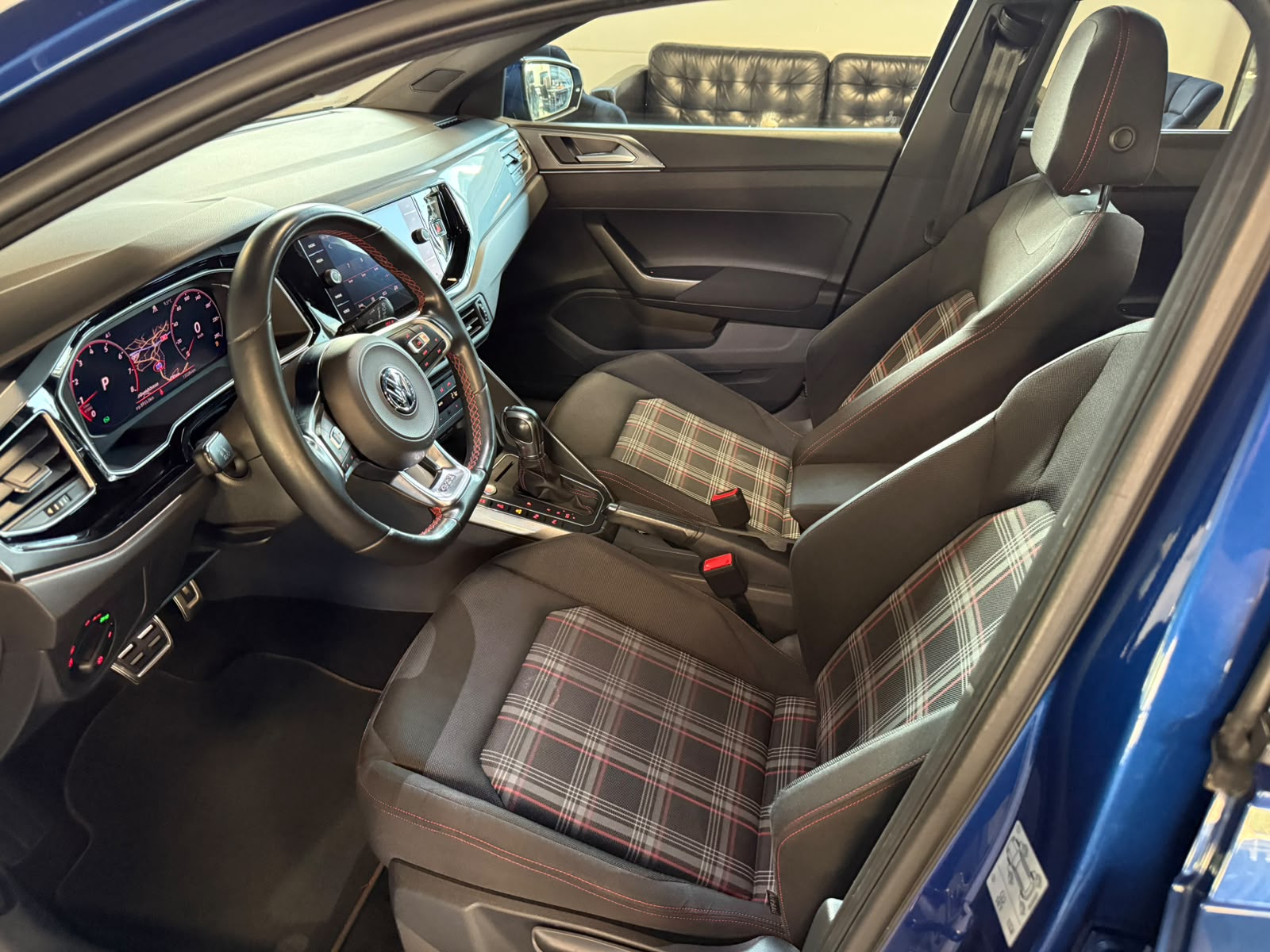VW Polo 2.0 TSI GTI DSG-image-17