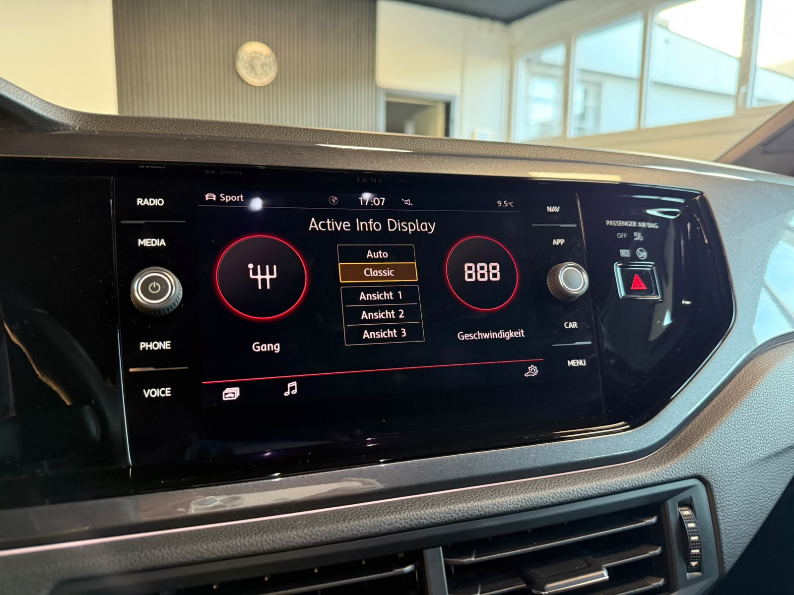 VW Polo 2.0 TSI GTI DSG-image-27