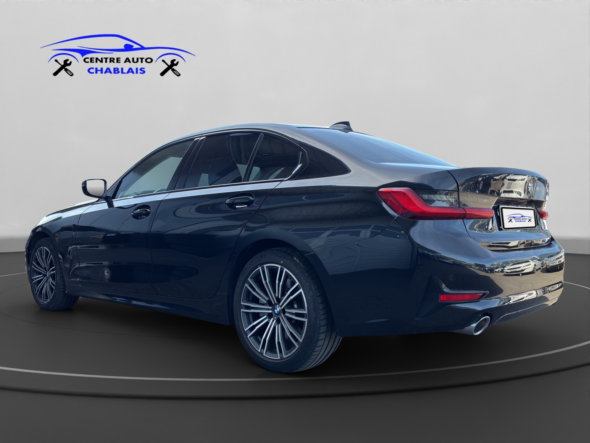 BMW 330e Steptronic Sport Line-image-3