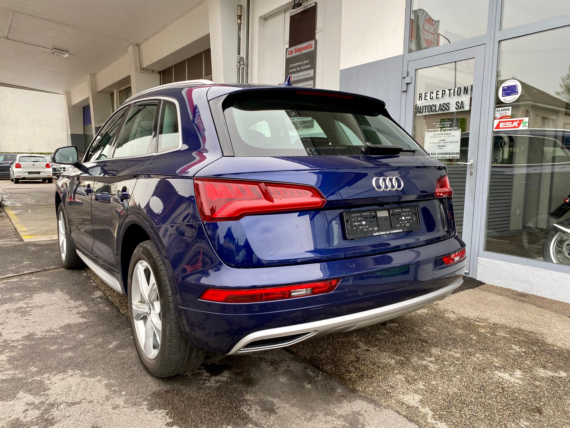 AUDI Q5 2.0 TFSI sport quattro S-tronic-showroom-element-2