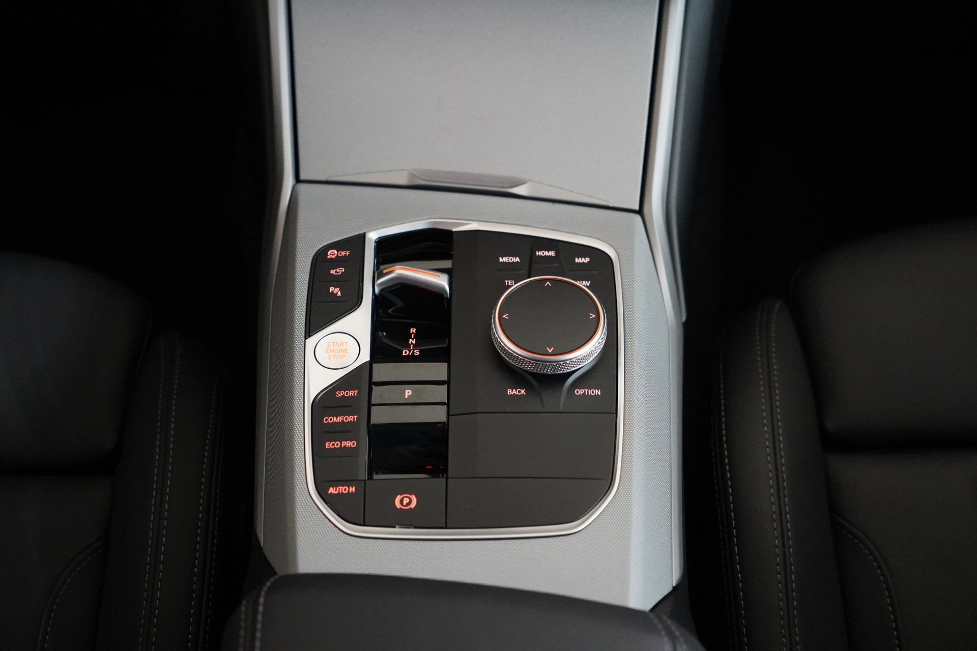 BMW 320d xDrive 48V Touring Steptronic-image-19