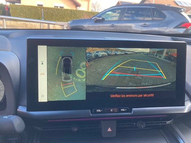 TOYOTA C-HR 2.0 HSD CVT GR Sport Premiere 4WD-image-11