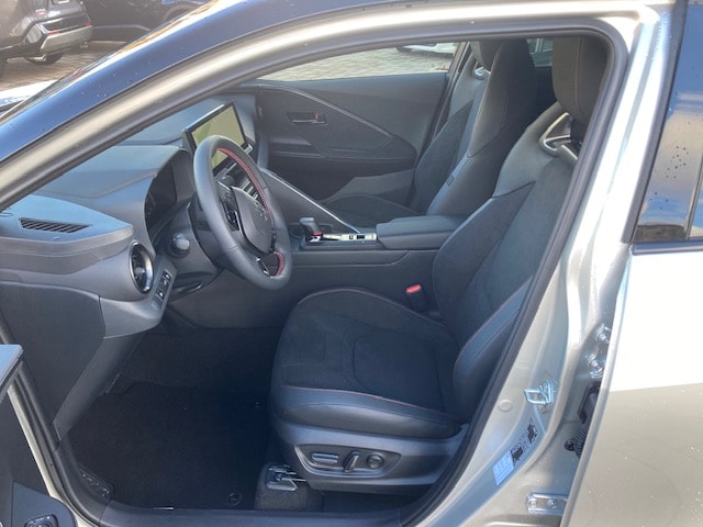 TOYOTA C-HR 2.0 HSD CVT GR Sport Premiere 4WD-image-8