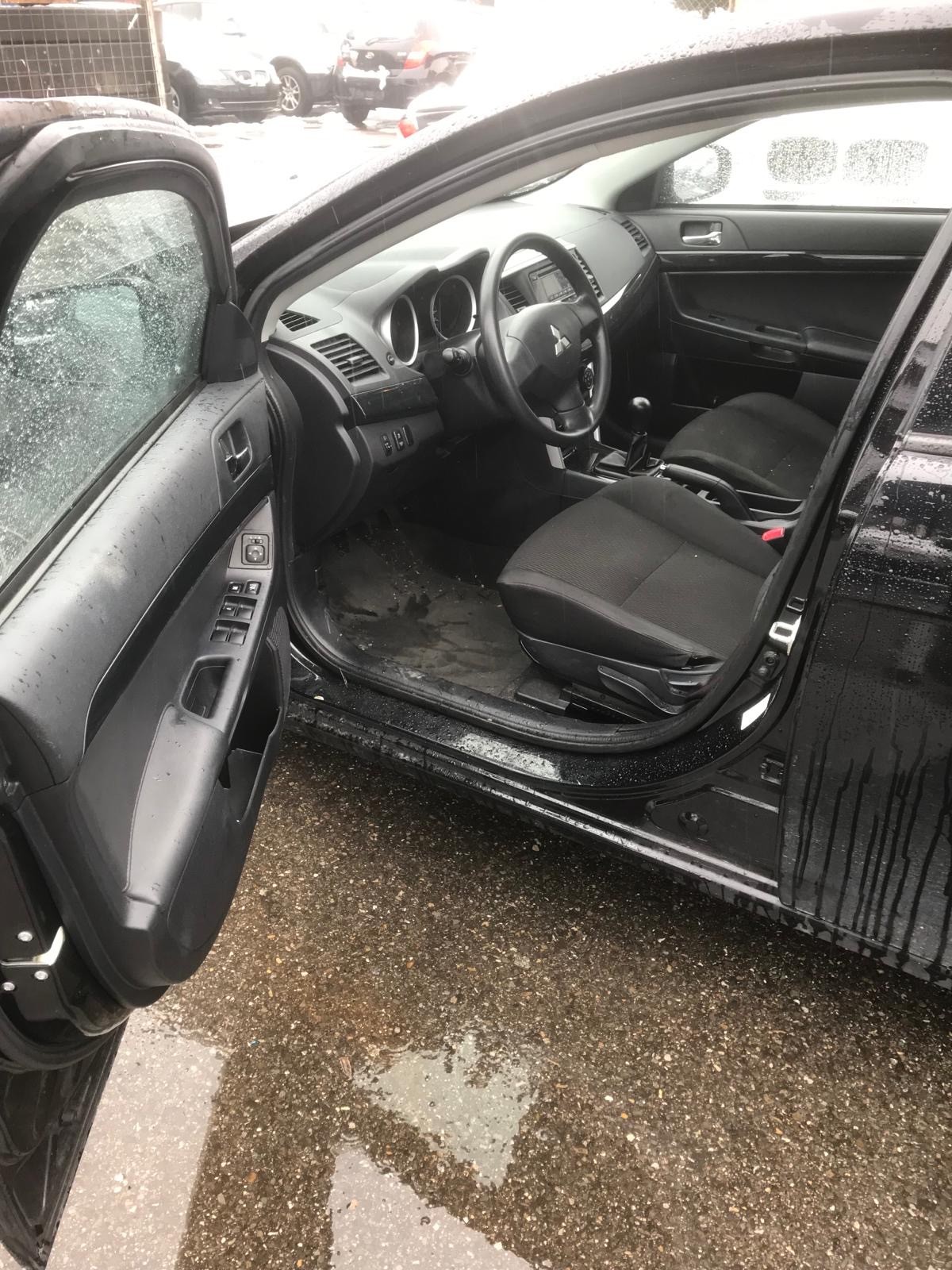 MITSUBISHI Lancer Sportback 1.6 Pure-image-4