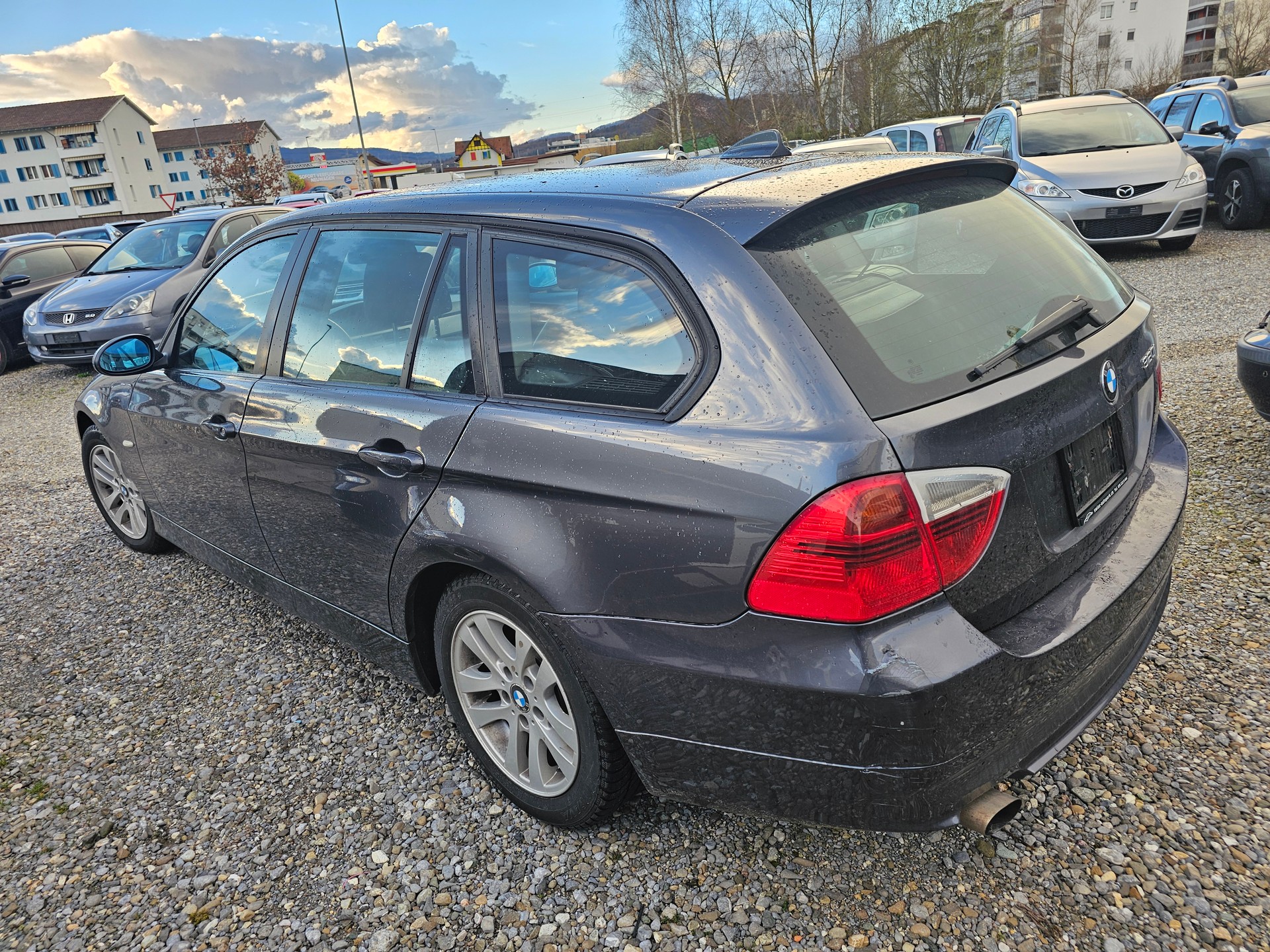 BMW 320i Touring Access Steptronic-image-4