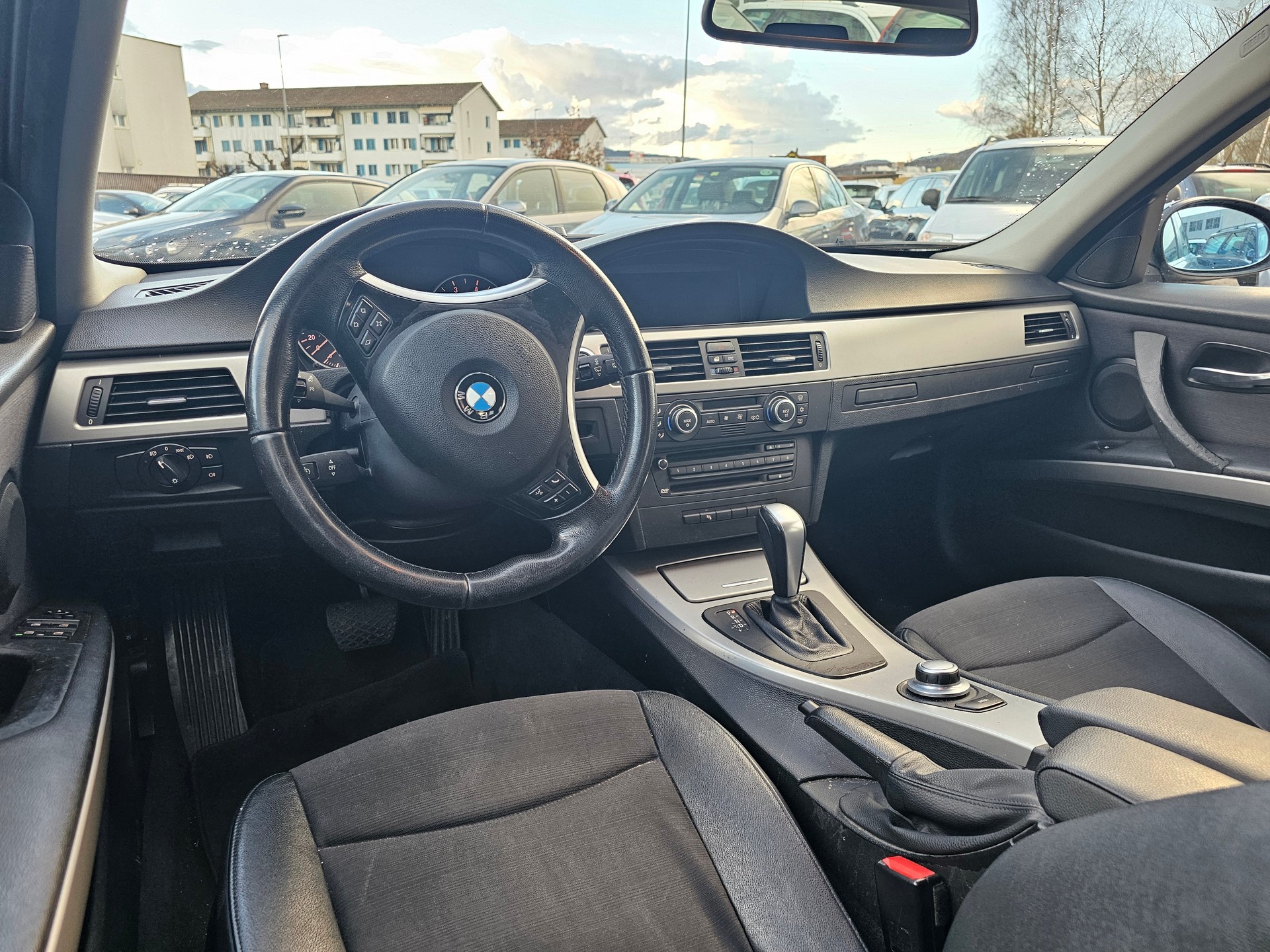 BMW 320i Touring Access Steptronic-image-10