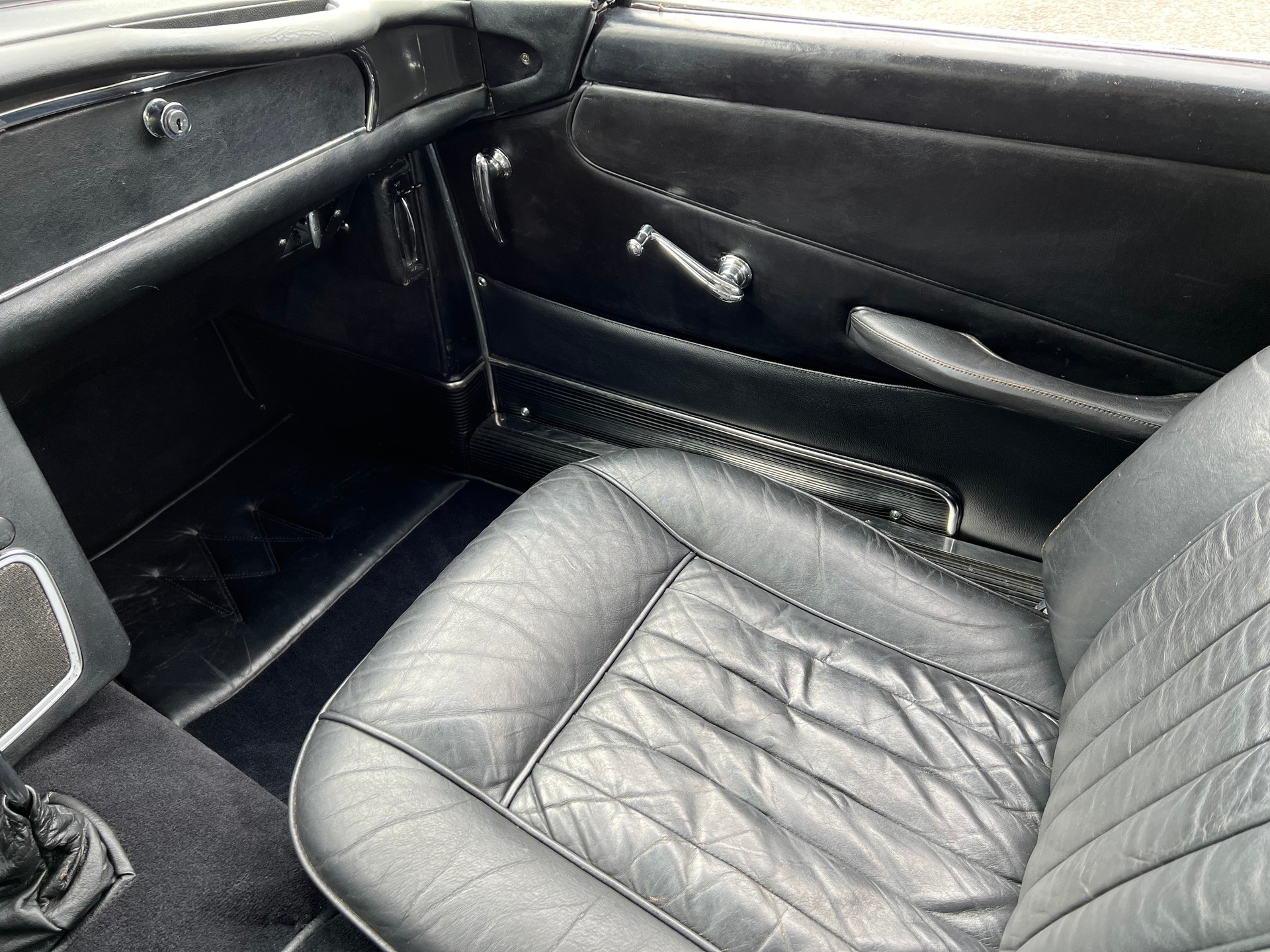 ASTON MARTIN DB4 Superleggera Serie 1-image-15
