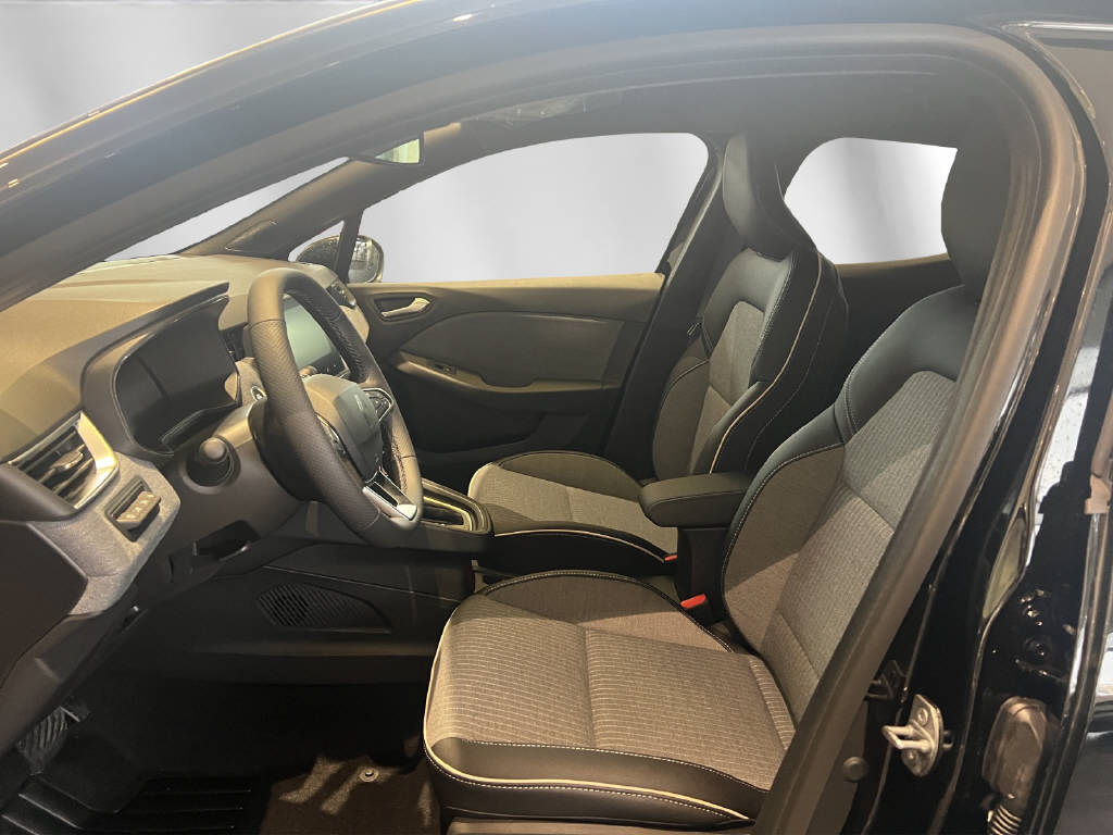 RENAULT Clio 1.6 E-Tech techno-image-3