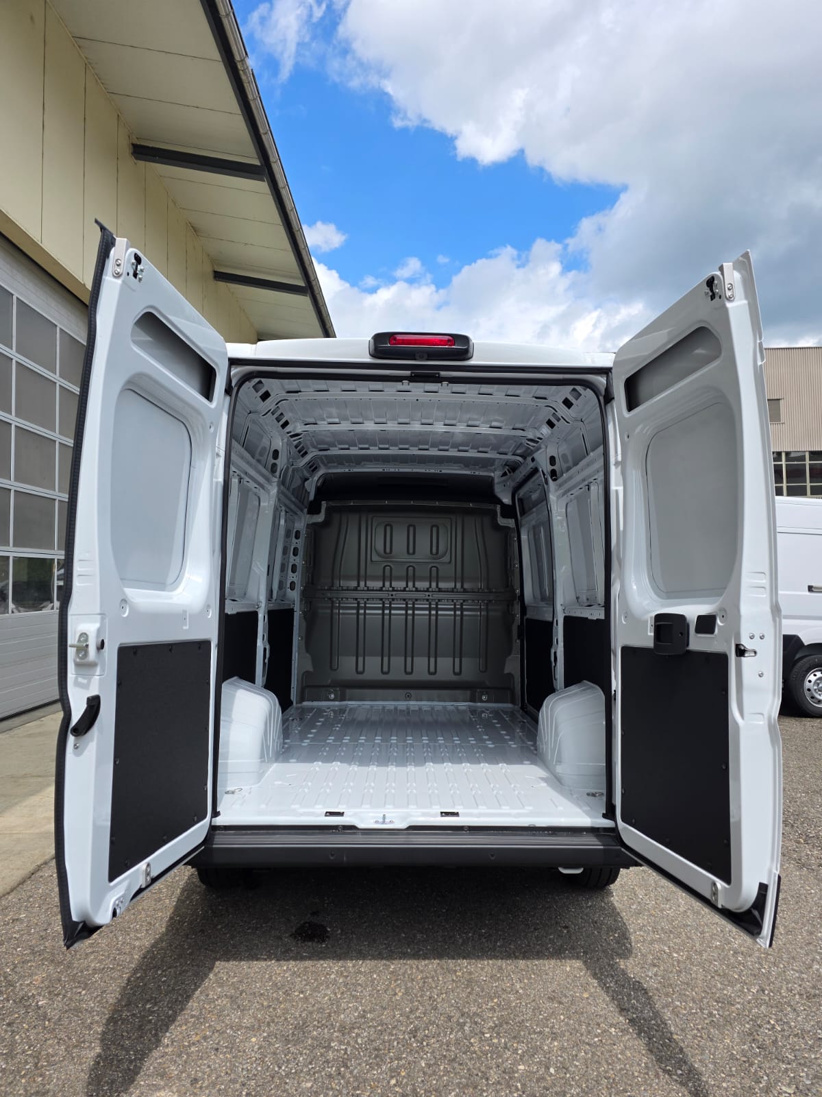 FIAT Ducato 290 33 L2 H2 2.2 Multijet MY 24-image-9