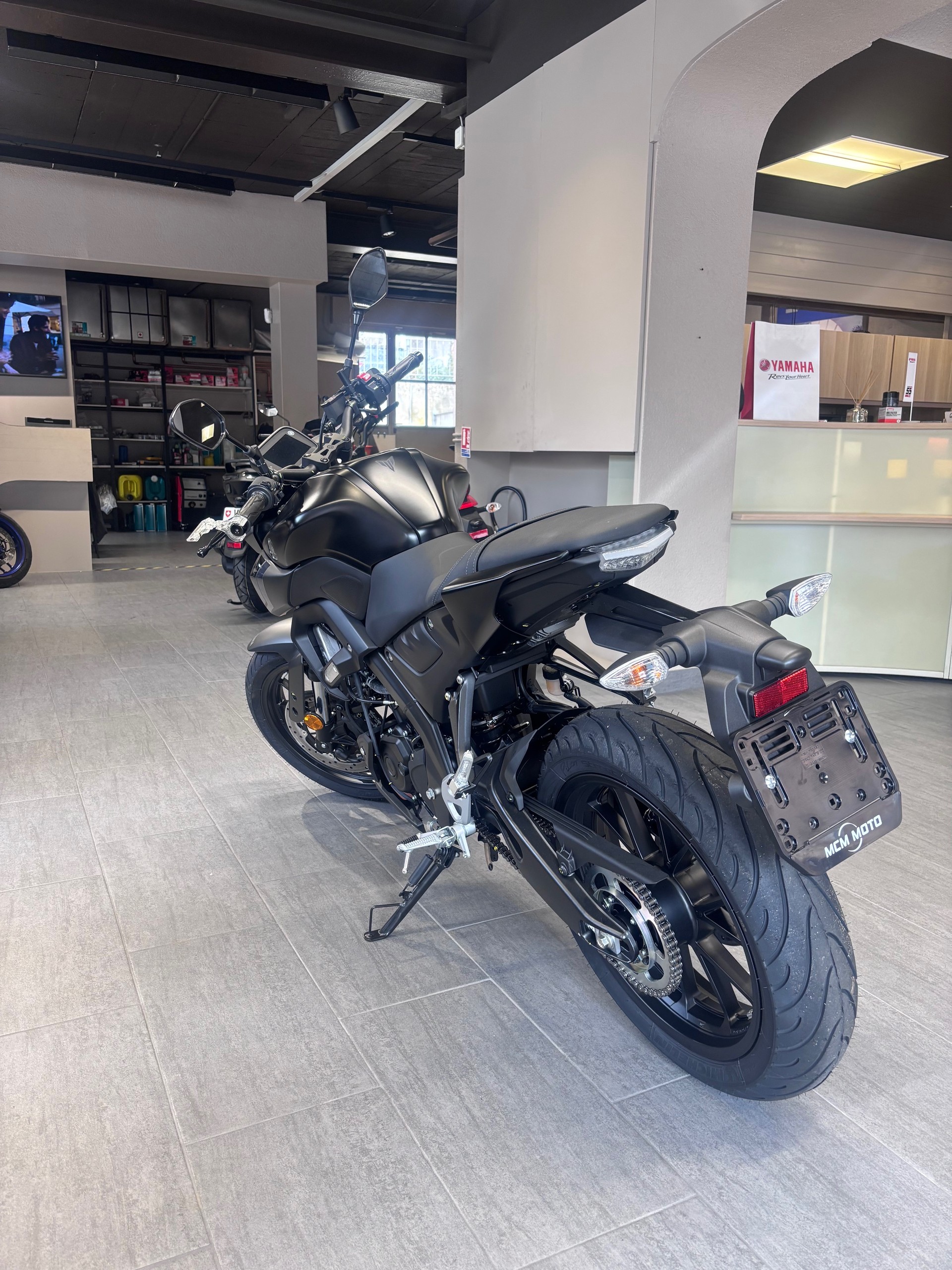 YAMAHA MT-125-showroom-element-2