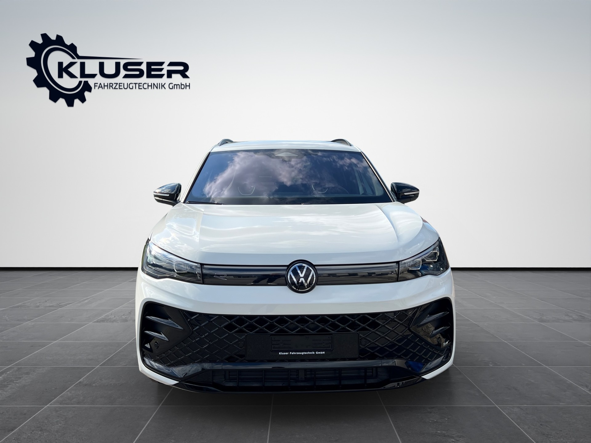 VW Tiguan 2.0 TDI SCR R-Line 4Motion DSG-image-1