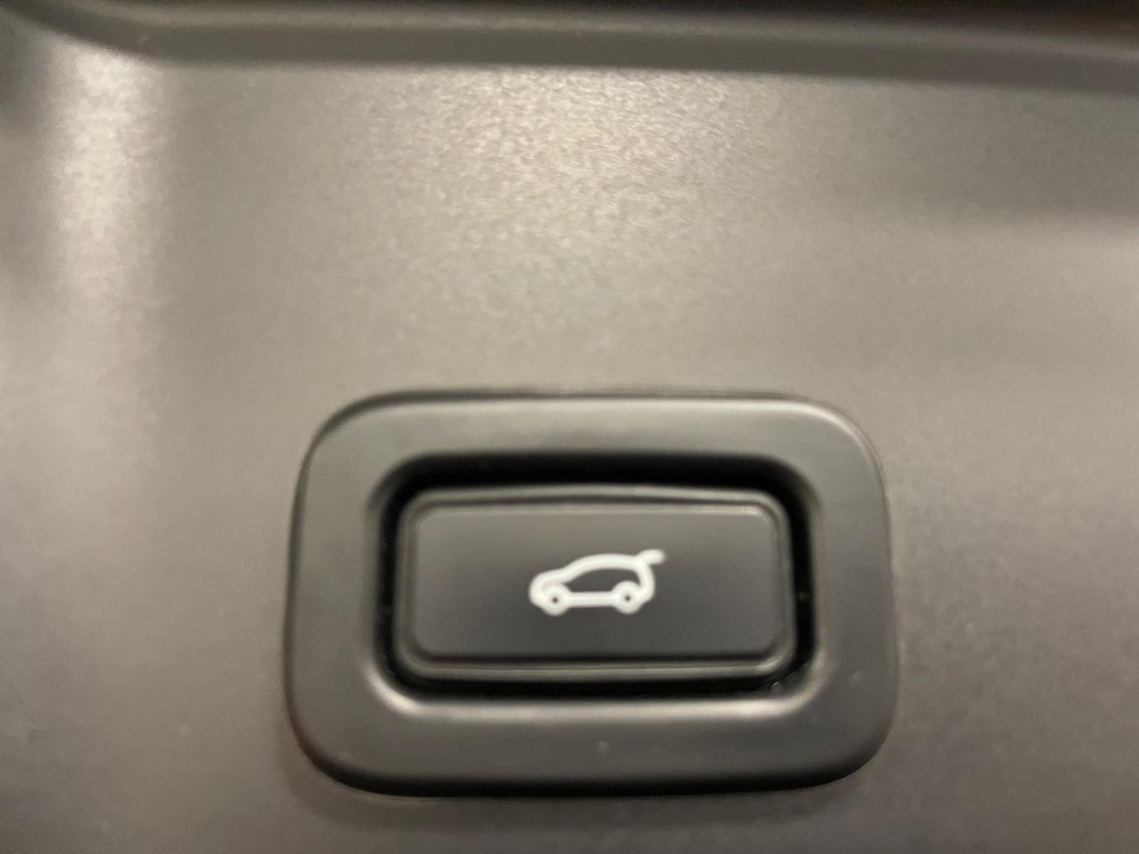 LAND ROVER Range Rover Evoque 2.0 T 250 First Edition-image-15