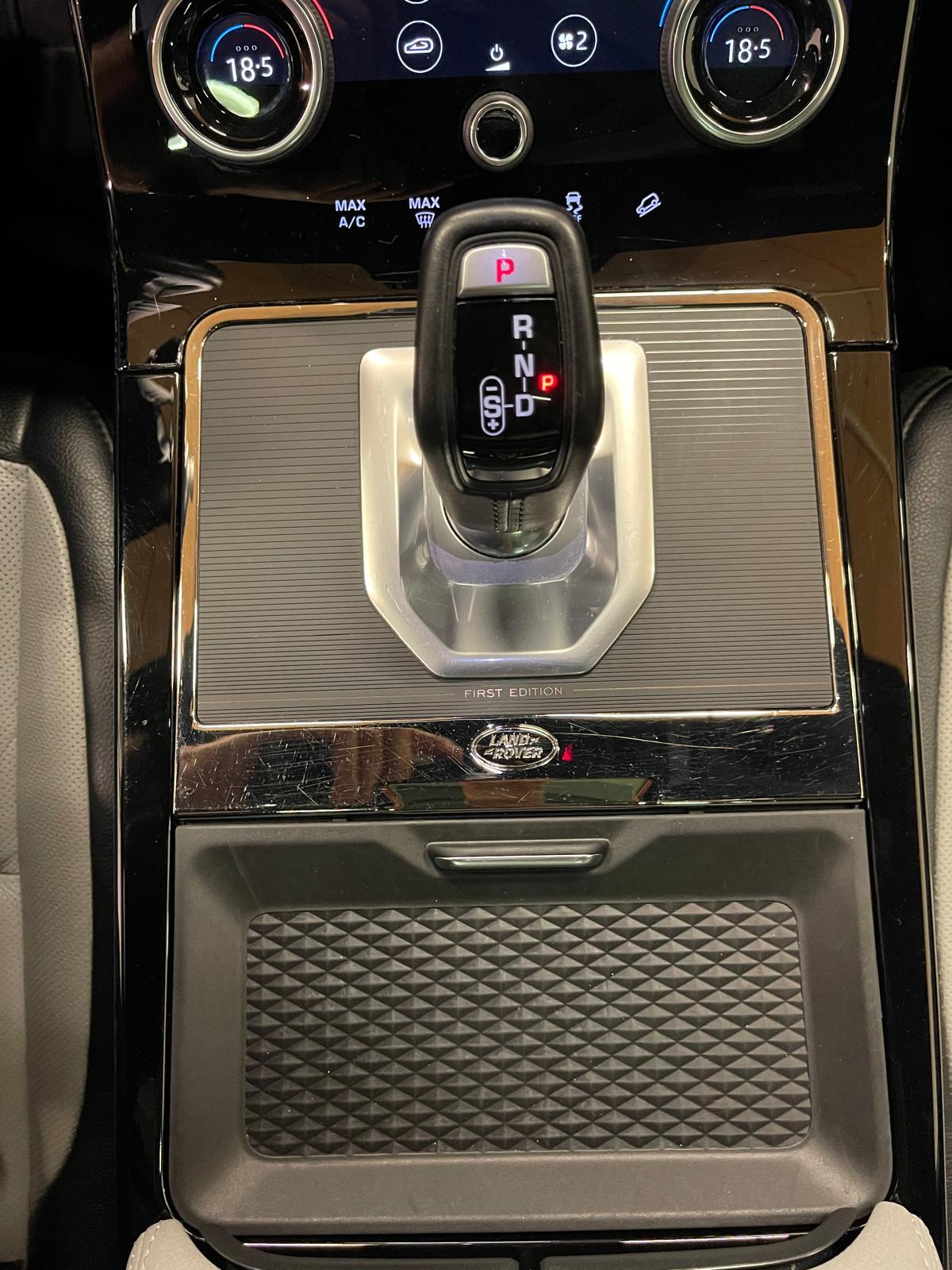 LAND ROVER Range Rover Evoque 2.0 T 250 First Edition-image-18