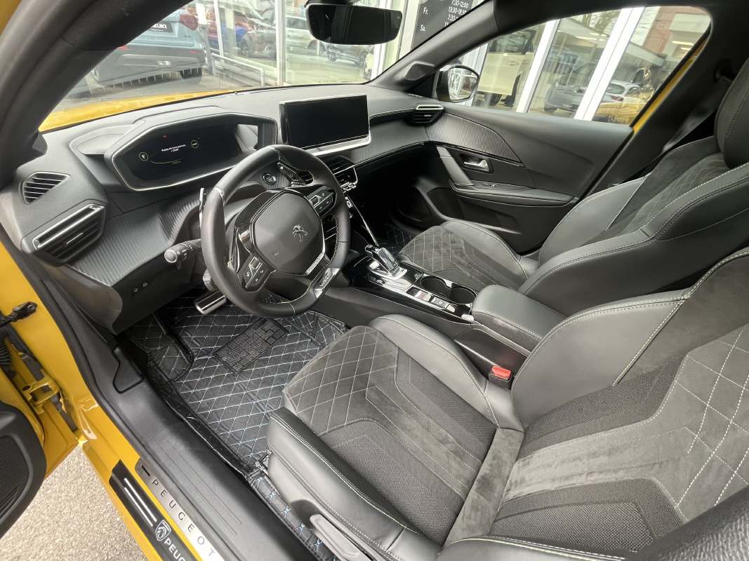 PEUGEOT 208 1.2 PureTech 100 GT Pack-image-2