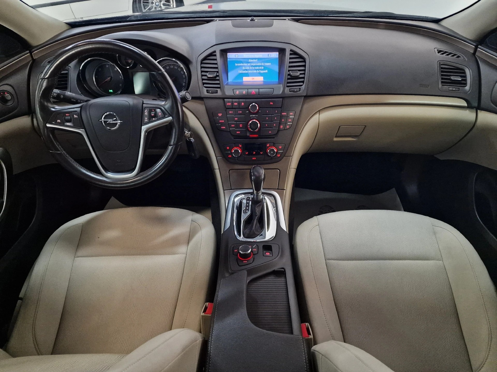 OPEL Insignia 2.0 CDTI Edition 4WD Automatic-image-12