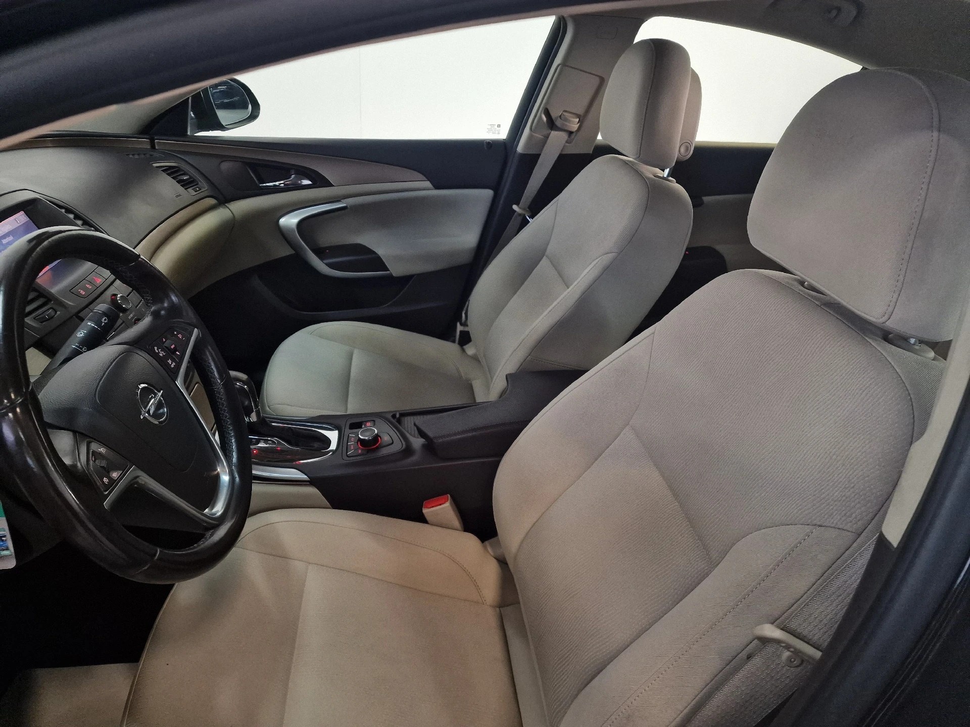 OPEL Insignia 2.0 CDTI Edition 4WD Automatic-image-15