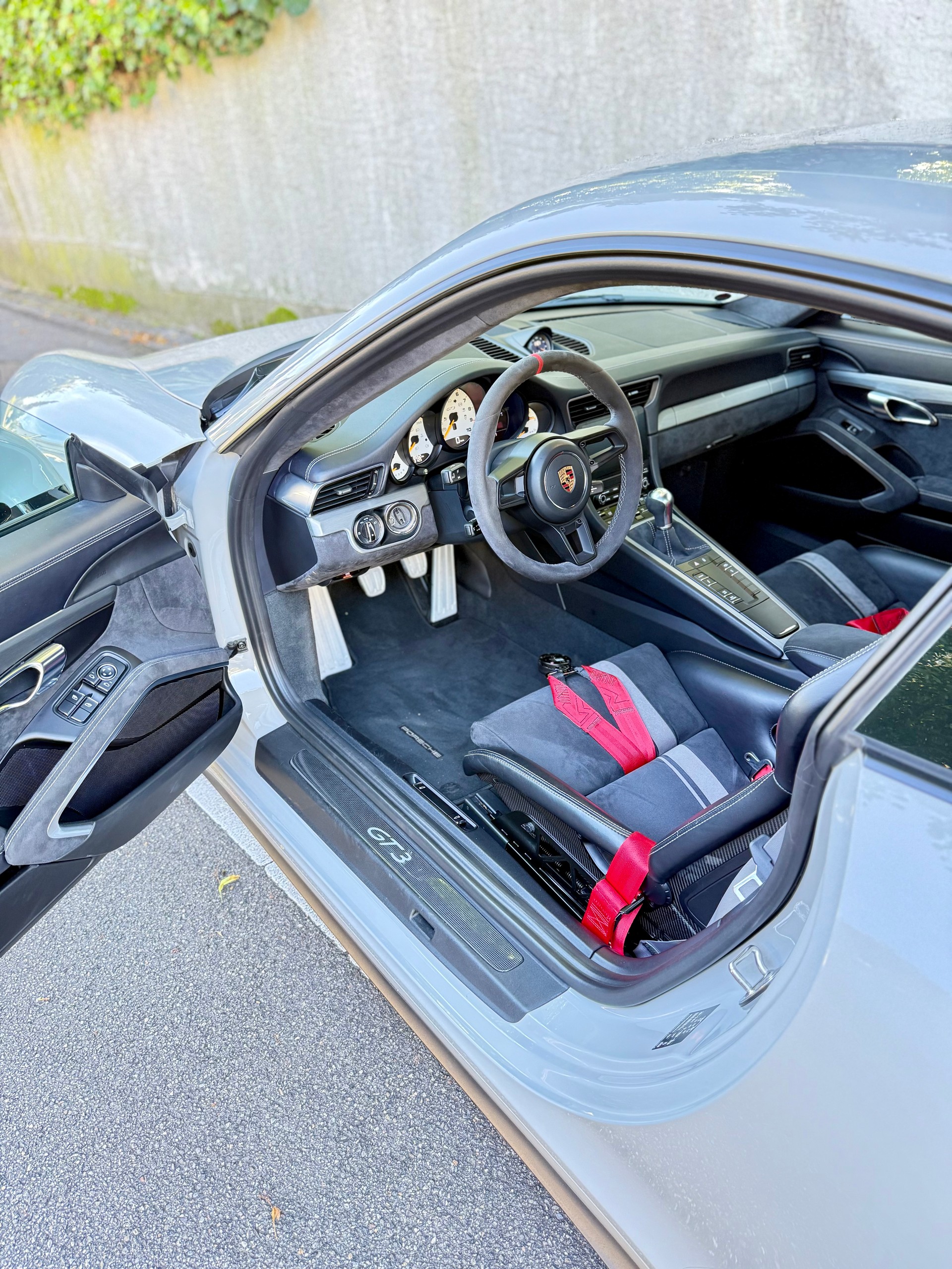 PORSCHE 911 GT3-image-3