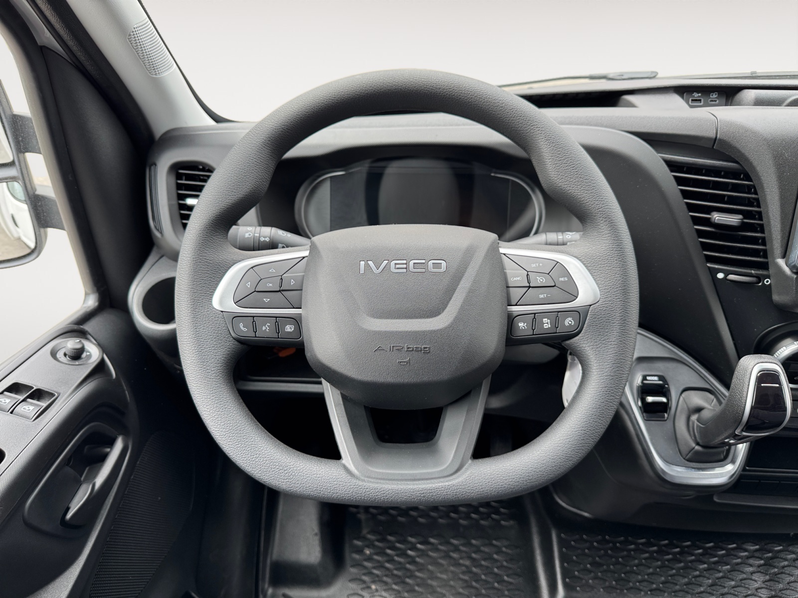 IVECO 35S16A8 Koffer/Hebebühne-image-6