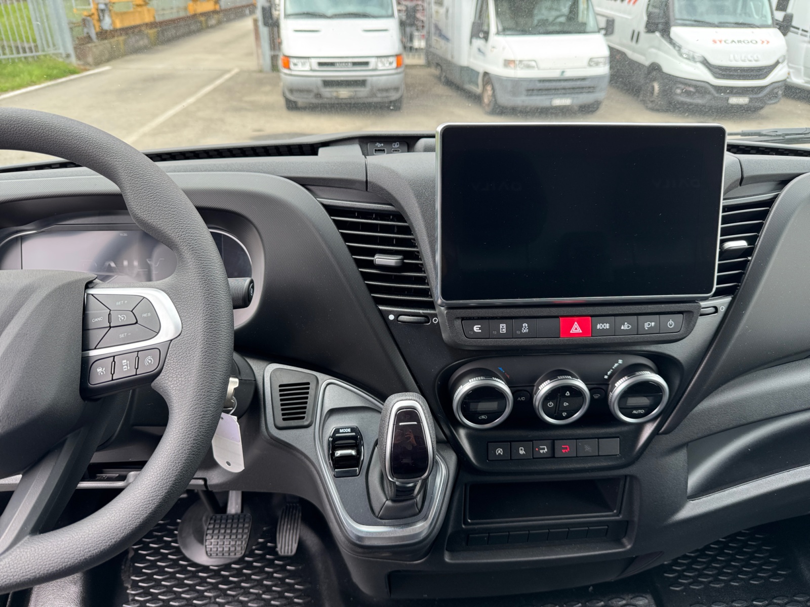 IVECO 35S16A8 Koffer/Hebebühne-image-8