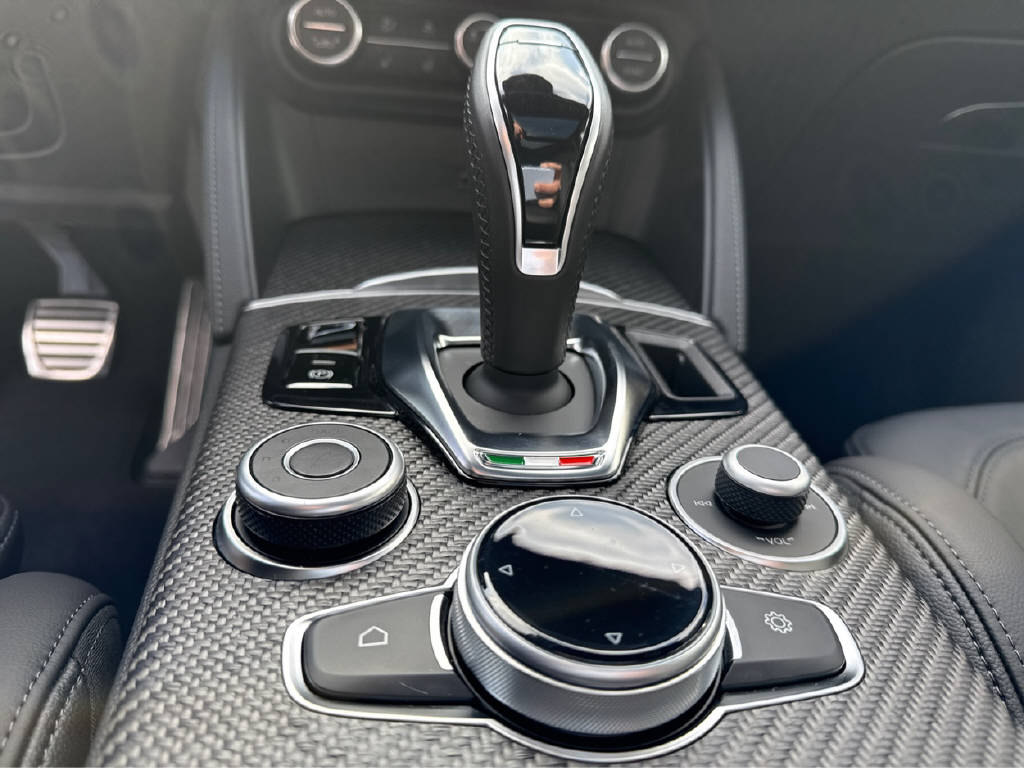 ALFA ROMEO Stelvio 2.9 V6 Biturbo Q4 Quadrifoglio-showroom-element-2