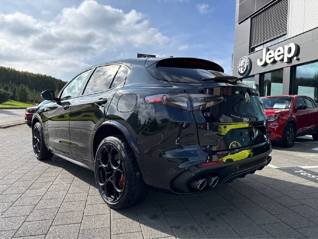 ALFA ROMEO Stelvio 2.9 V6 Biturbo Q4 Quadrifoglio-showroom-element-1