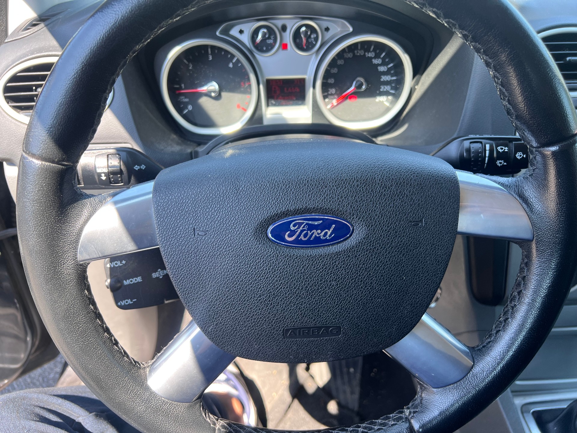 FORD Focus 1.6 TDCi Carving-image-10