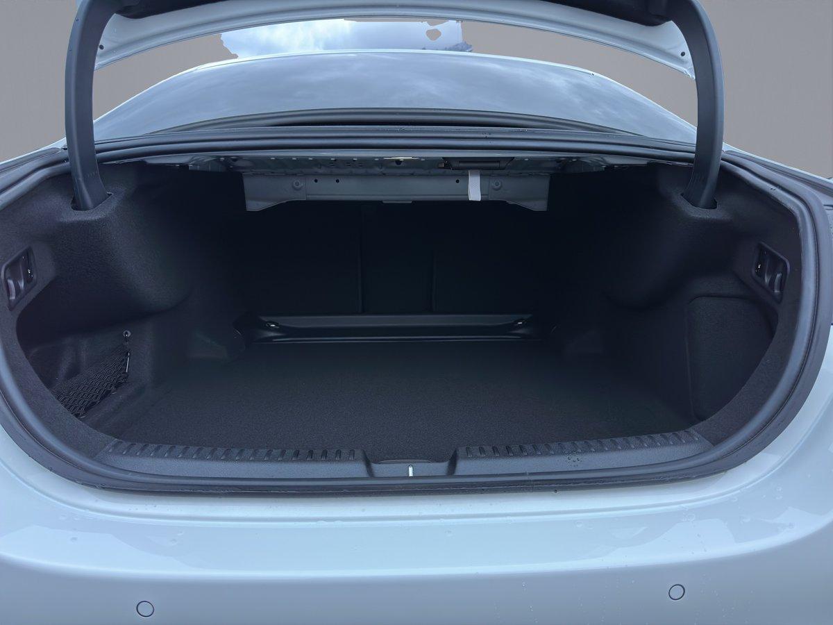 MERCEDES-BENZ E 220 d AMG Line 4matic-image-17