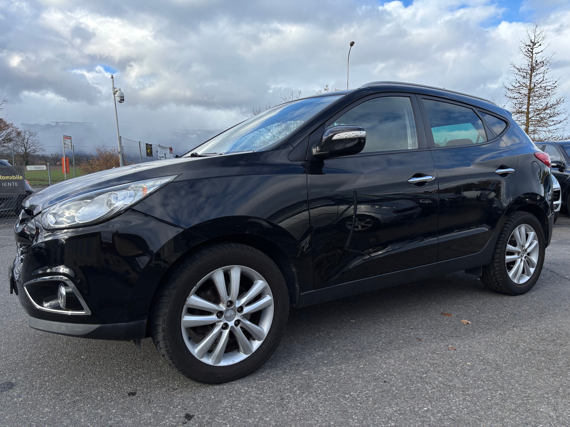 HYUNDAI iX 35 2.0 CRDi Style 4WD Automatic-image-1