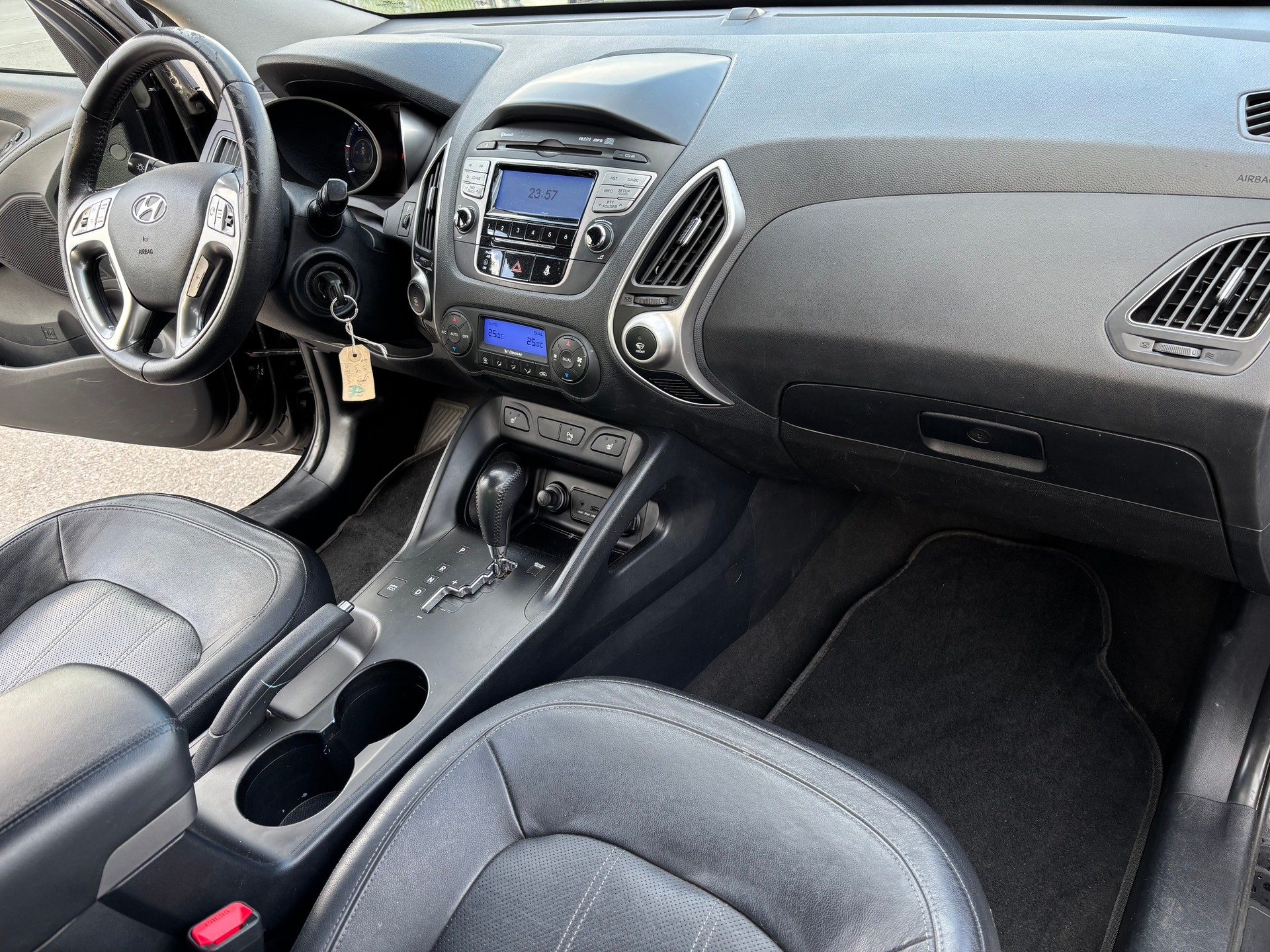 HYUNDAI iX 35 2.0 CRDi Style 4WD Automatic-image-11