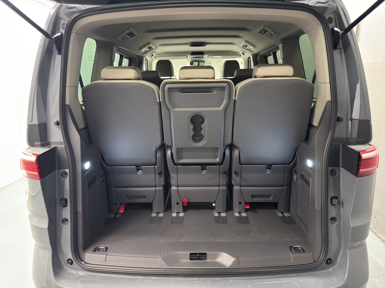 VW T7 Multivan kurz 2.0 TSI Liberty DSG-image-10