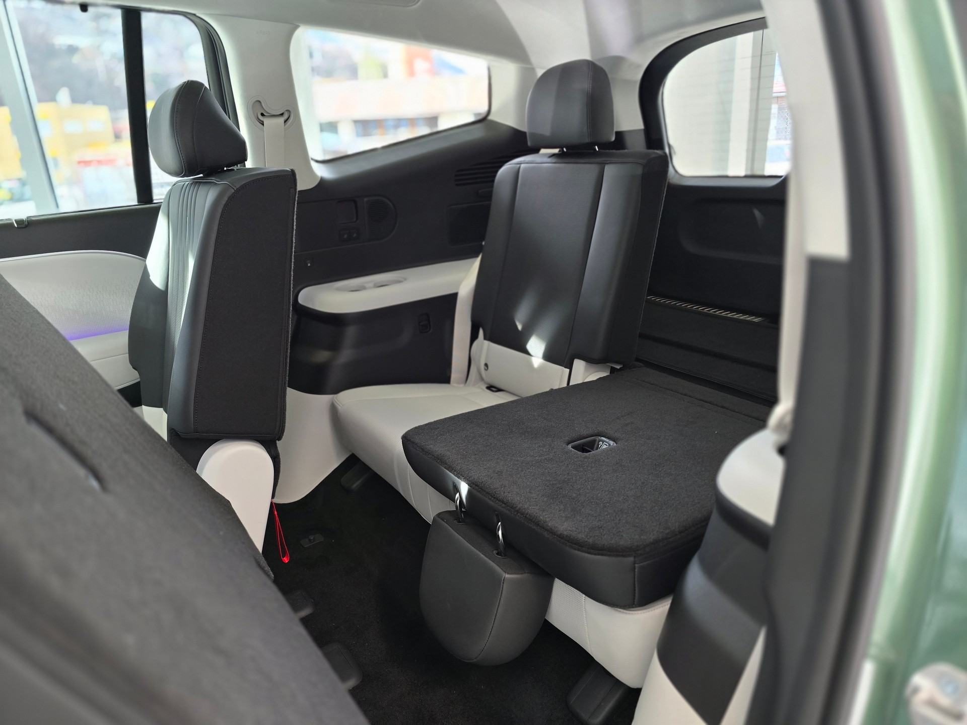 HYUNDAI Ioniq 9 110kWh Calli. 4WD-image-12