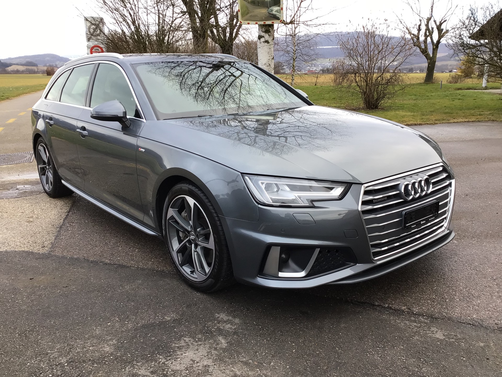 AUDI A4 Avant 45 TFSI Sport S-tronic quattro-image-2