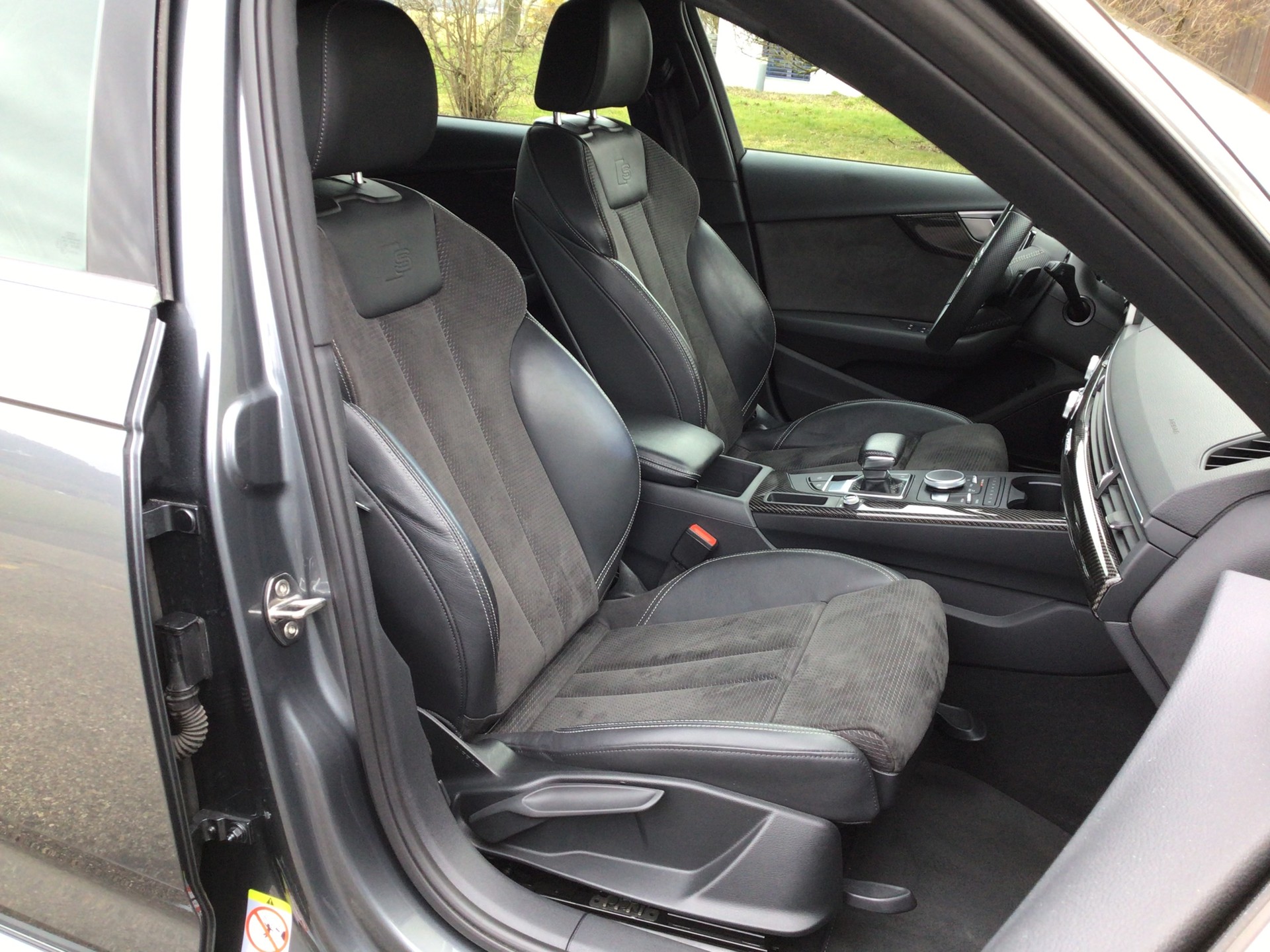 AUDI A4 Avant 45 TFSI Sport S-tronic quattro-image-9