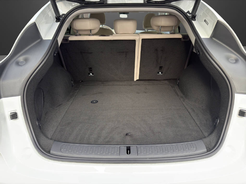 MG IM6 100 kWh Performance 21 4WD-image-9