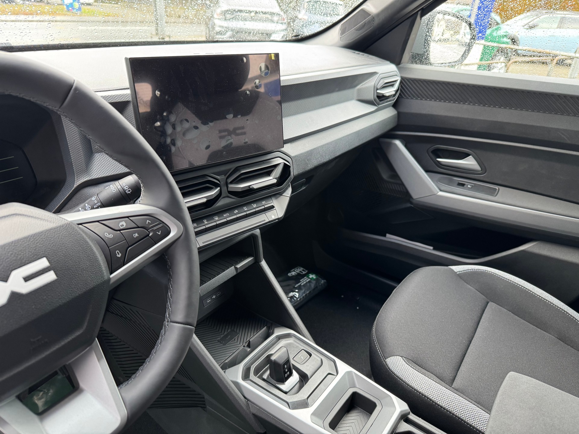 DACIA Duster HEV 155 Journey-image-15