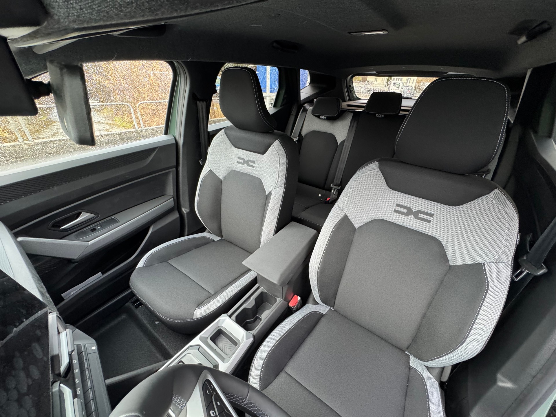 DACIA Duster HEV 155 Journey-image-13