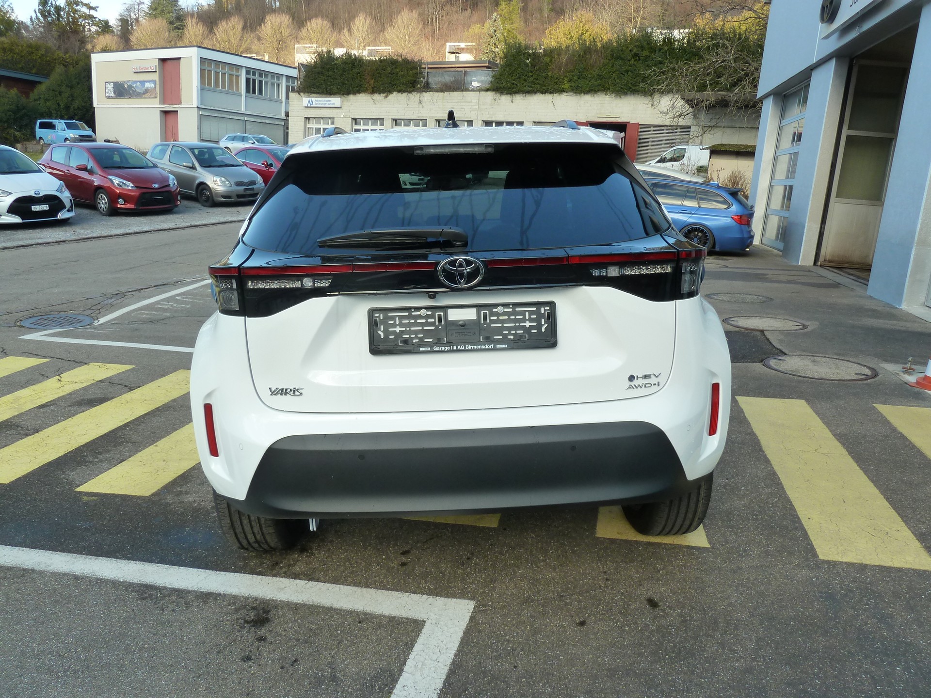 TOYOTA Yaris Cross 1.5 Trend e-CVT AWD-i 130PS-image-4