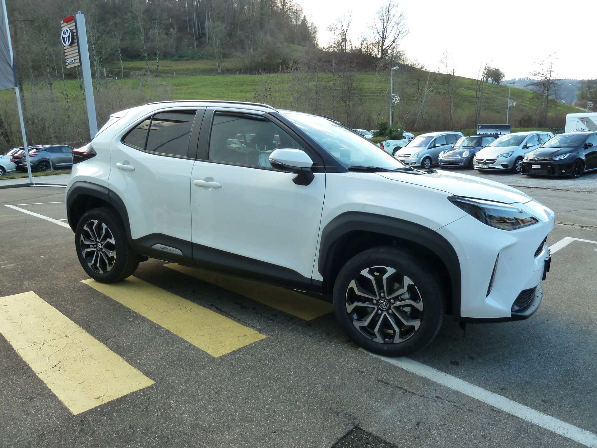 TOYOTA Yaris Cross 1.5 Trend e-CVT AWD-i 130PS-image-6