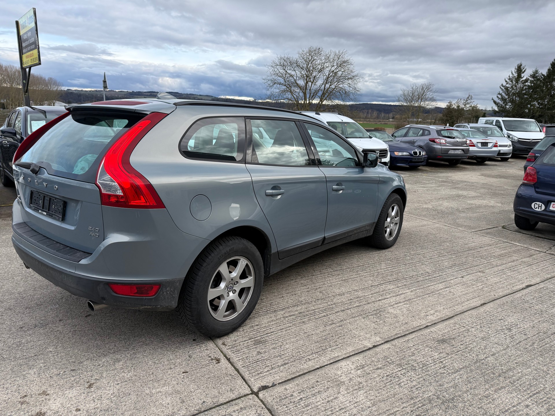 VOLVO XC60 2.4D AWD Kinetic-image-5