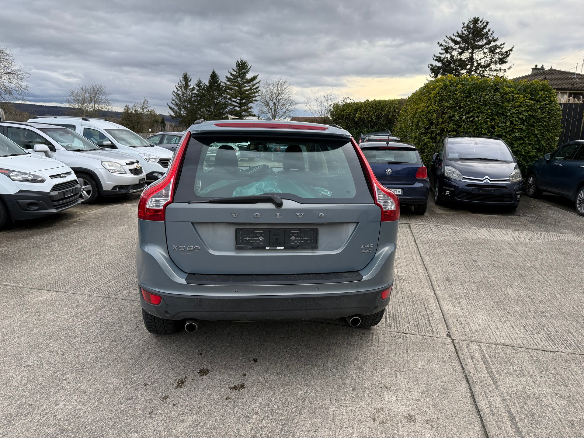 VOLVO XC60 2.4D AWD Kinetic-image-4