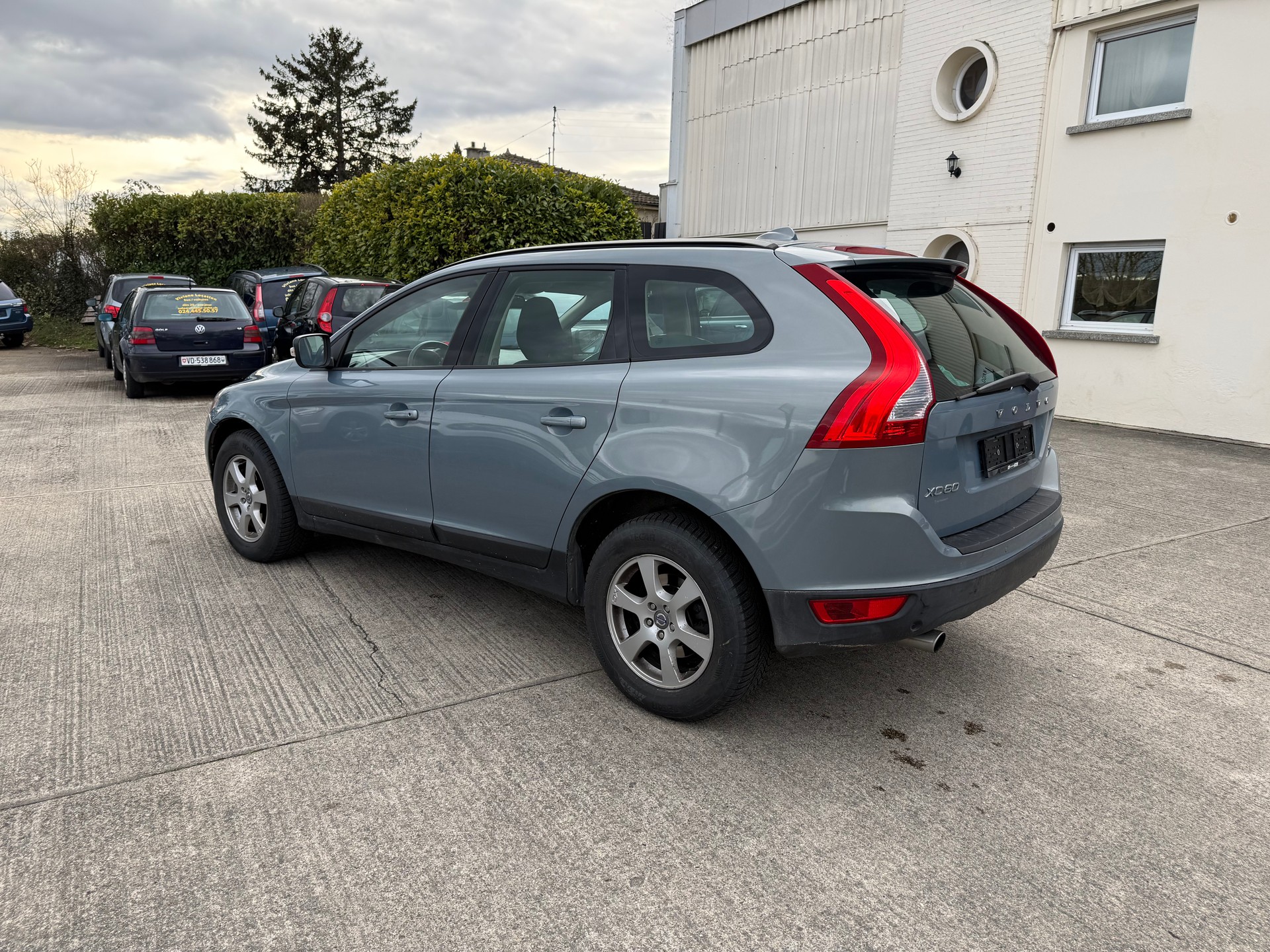 VOLVO XC60 2.4D AWD Kinetic-image-3