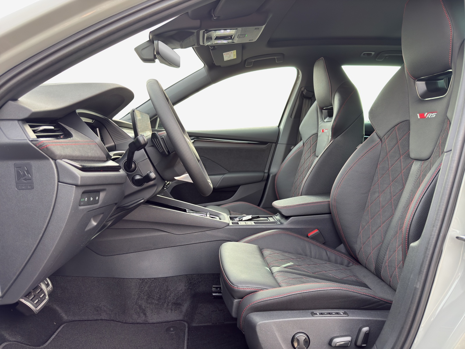 SKODA Octavia Combi 2.0 TSI DSG RS-image-7
