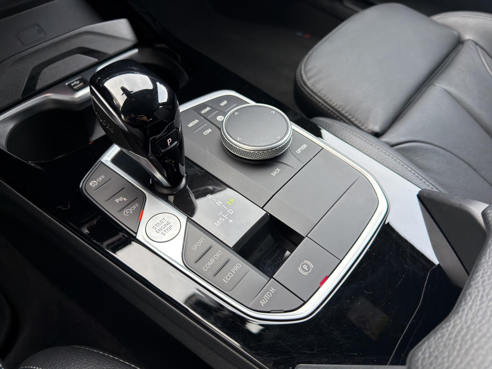 BMW 120d xDrive Steptronic Pure M Sport-image-16