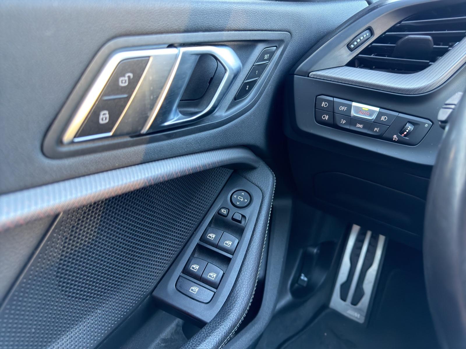 BMW 120d xDrive Steptronic Pure M Sport-image-19