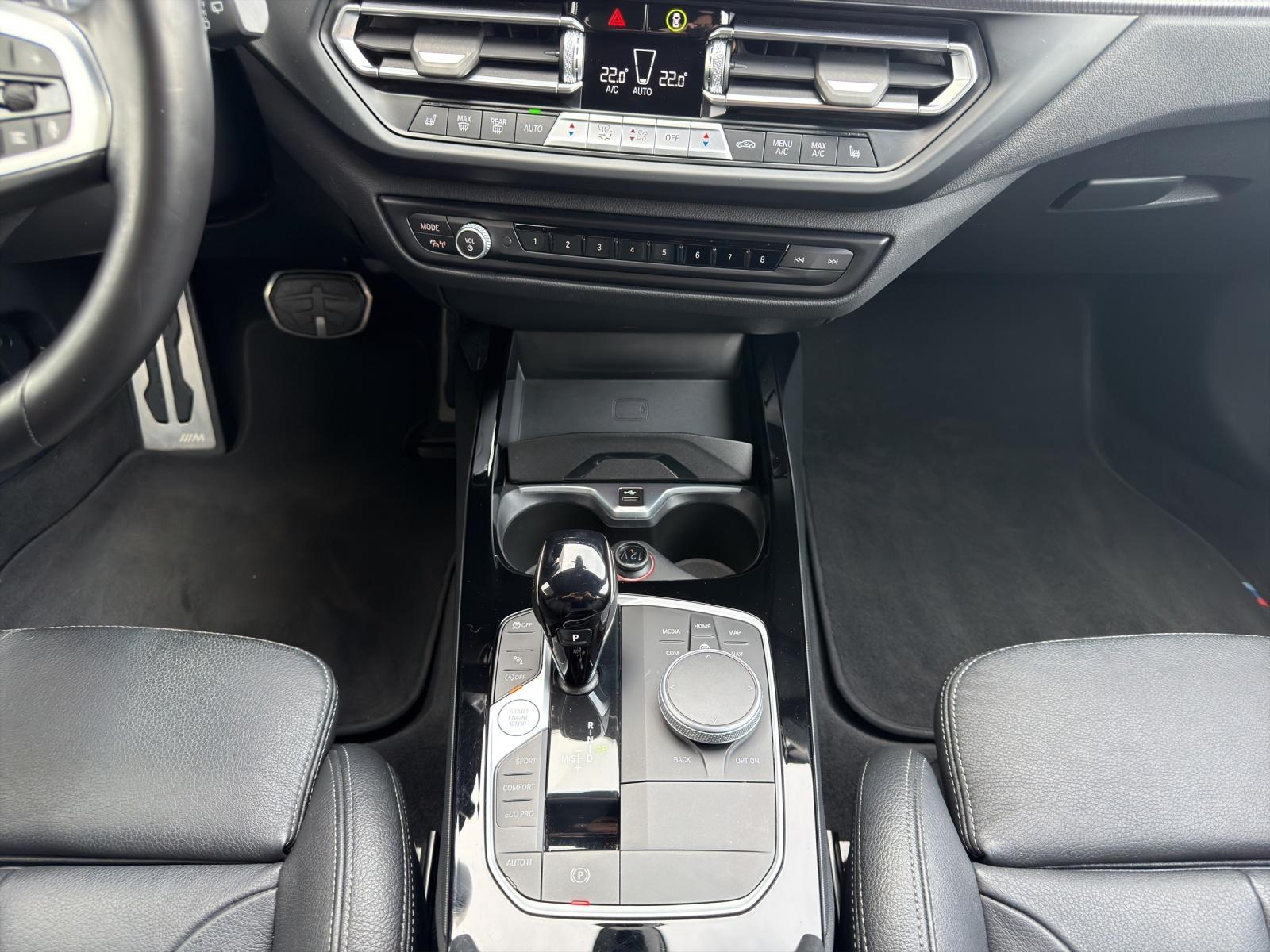 BMW 120d xDrive Steptronic Pure M Sport-image-15